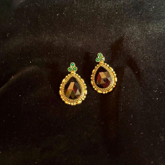 Vintage Pear shaped drop earrings Red cut glass Pierced - Picture 8 of 10